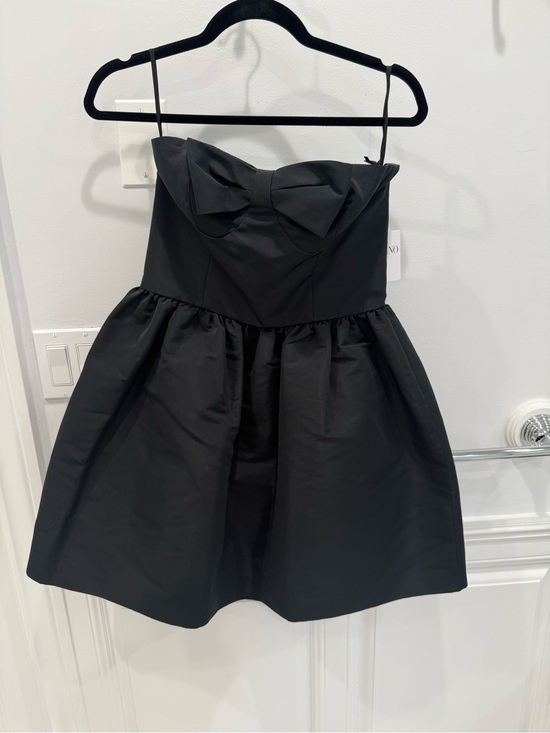 RED Valentino Dresses & Skirts - RED Valentino Black Strapless Bow-Front Party Dress